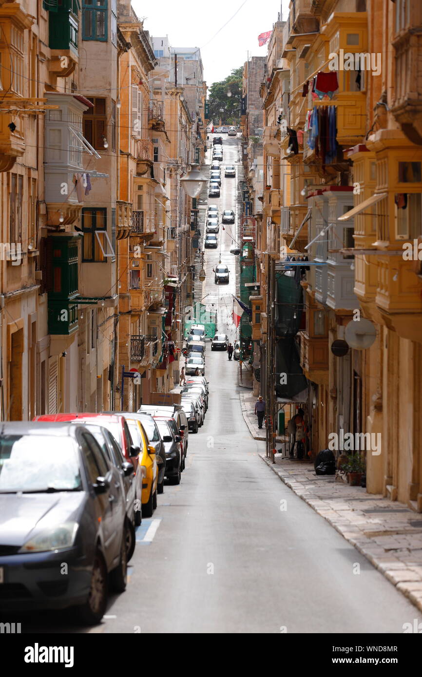 À l'ouest le long de l'ancienne rue de la monnaie à La Valette, Malte. Banque D'Images