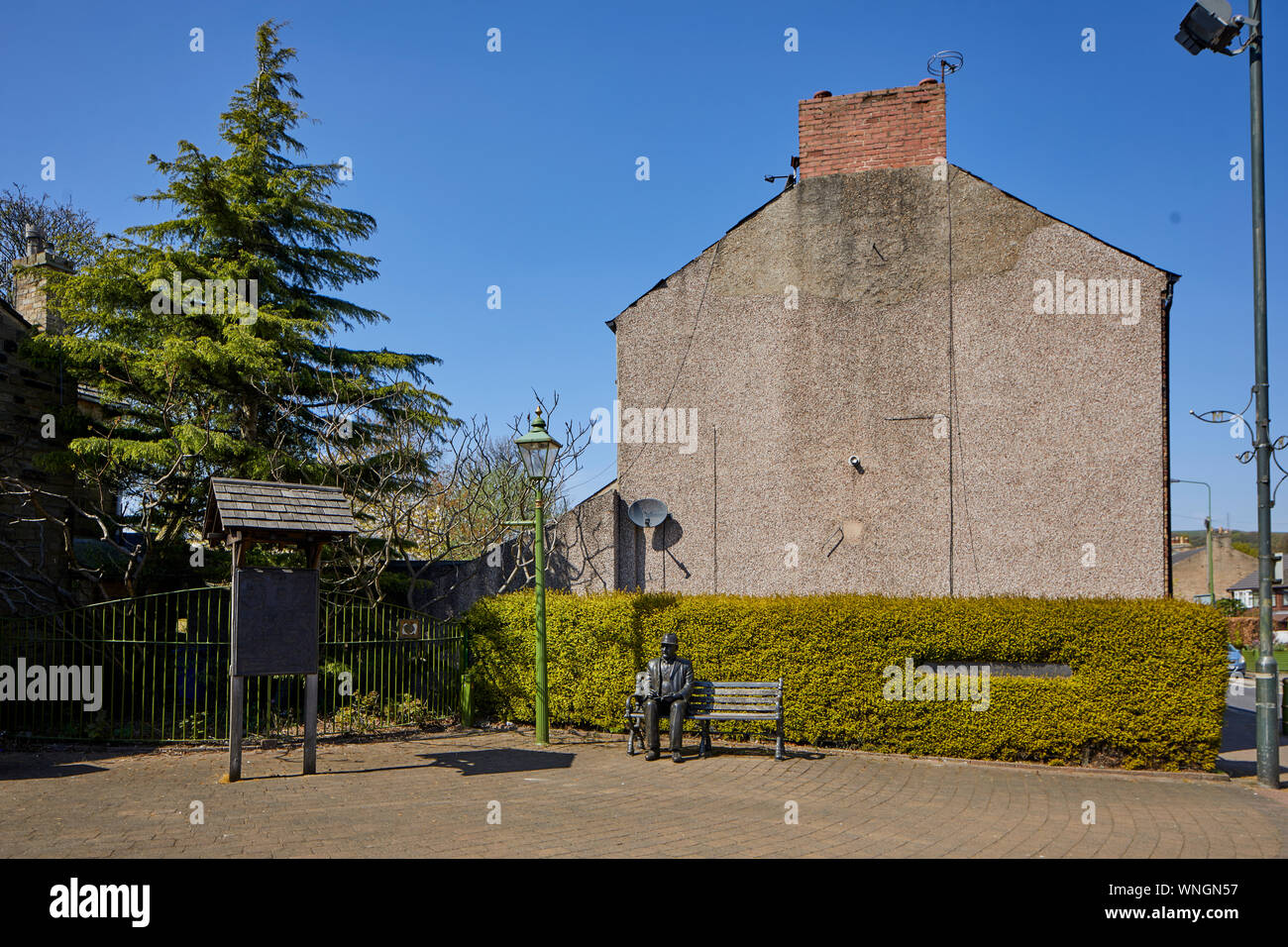 Tameside landmarks, artiste L. S. Lowry statue monument à Mottram dans Longdendale, Lowry vivre juste autour du coin Banque D'Images