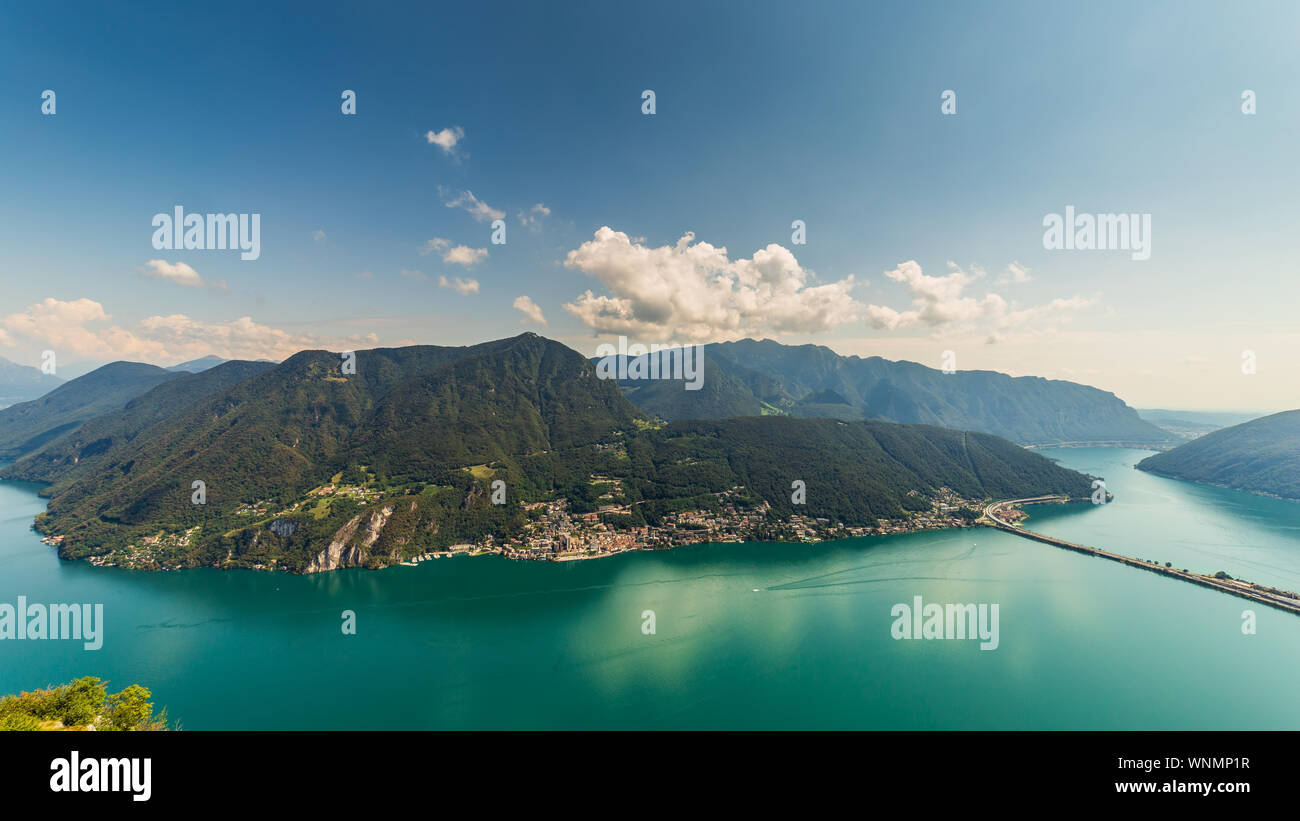 Vue sur le lac de Lugano de la montagne Banque D'Images
