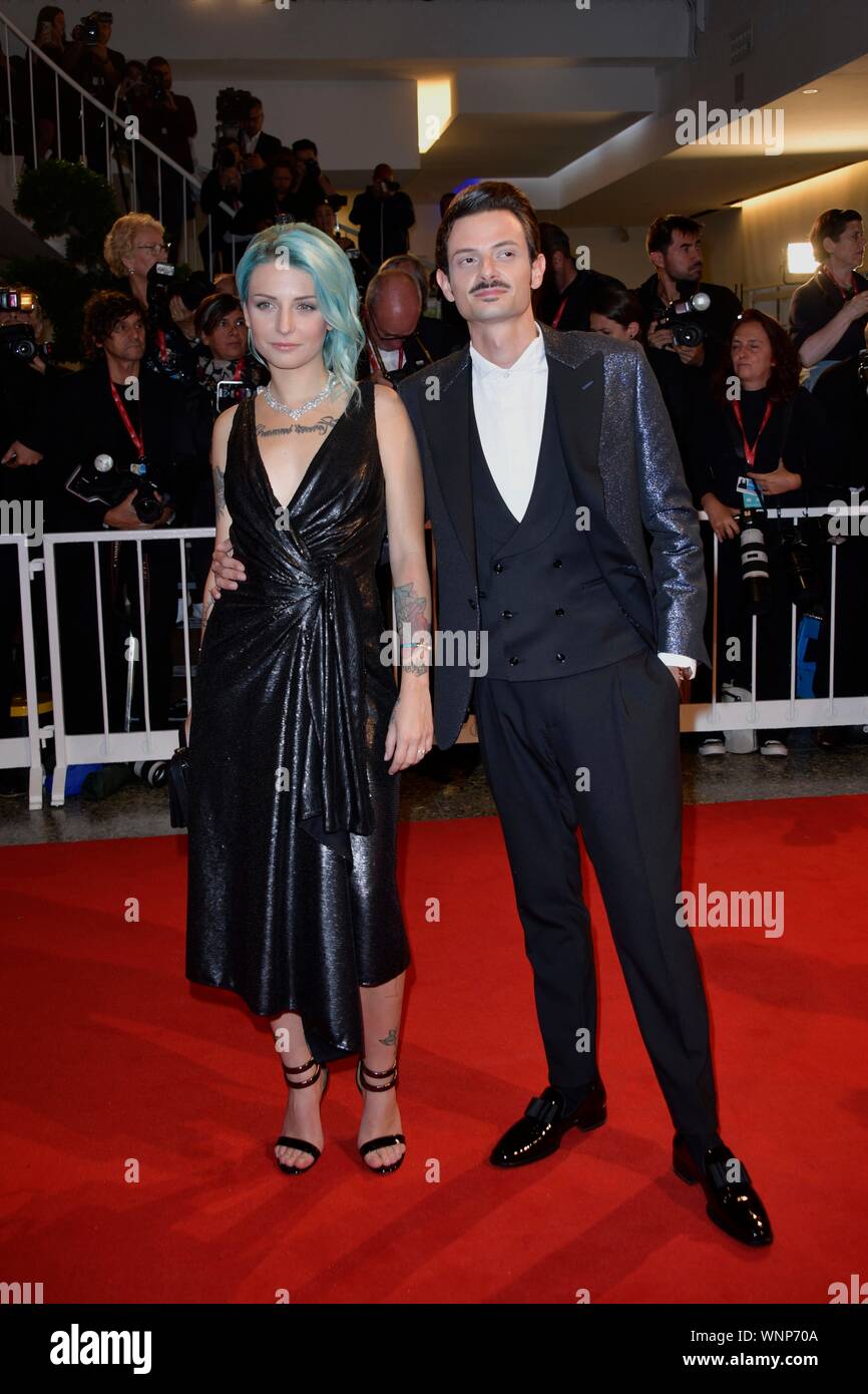 Venise, Italie. 06 Sep, 2019. 76e Festival du Film de Venise 2019 Tapis Rouge, en attendant le film de barbares. Photo Fabio Rovazzi, Karen Rebecca Casiraghi : Crédit Photo Agency indépendante/Alamy Live News Banque D'Images
