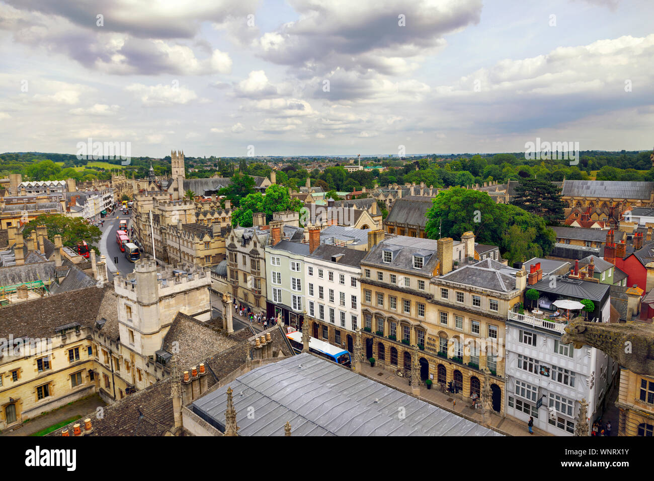Vue aérienne des toits en ville d'Oxford, Royaume-Uni l'Angleterre. Anglais Ville d'Oxford dans l'Oxfordshire Banque D'Images