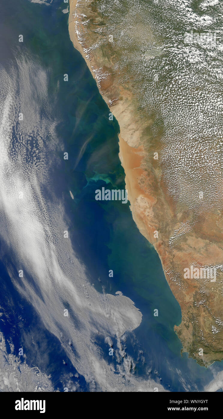 Algues ou phytoplancton au large des côtes de la Namibie désert, 10 avril 2014, par la NASA/Norman Kuring/DPA Banque D'Images