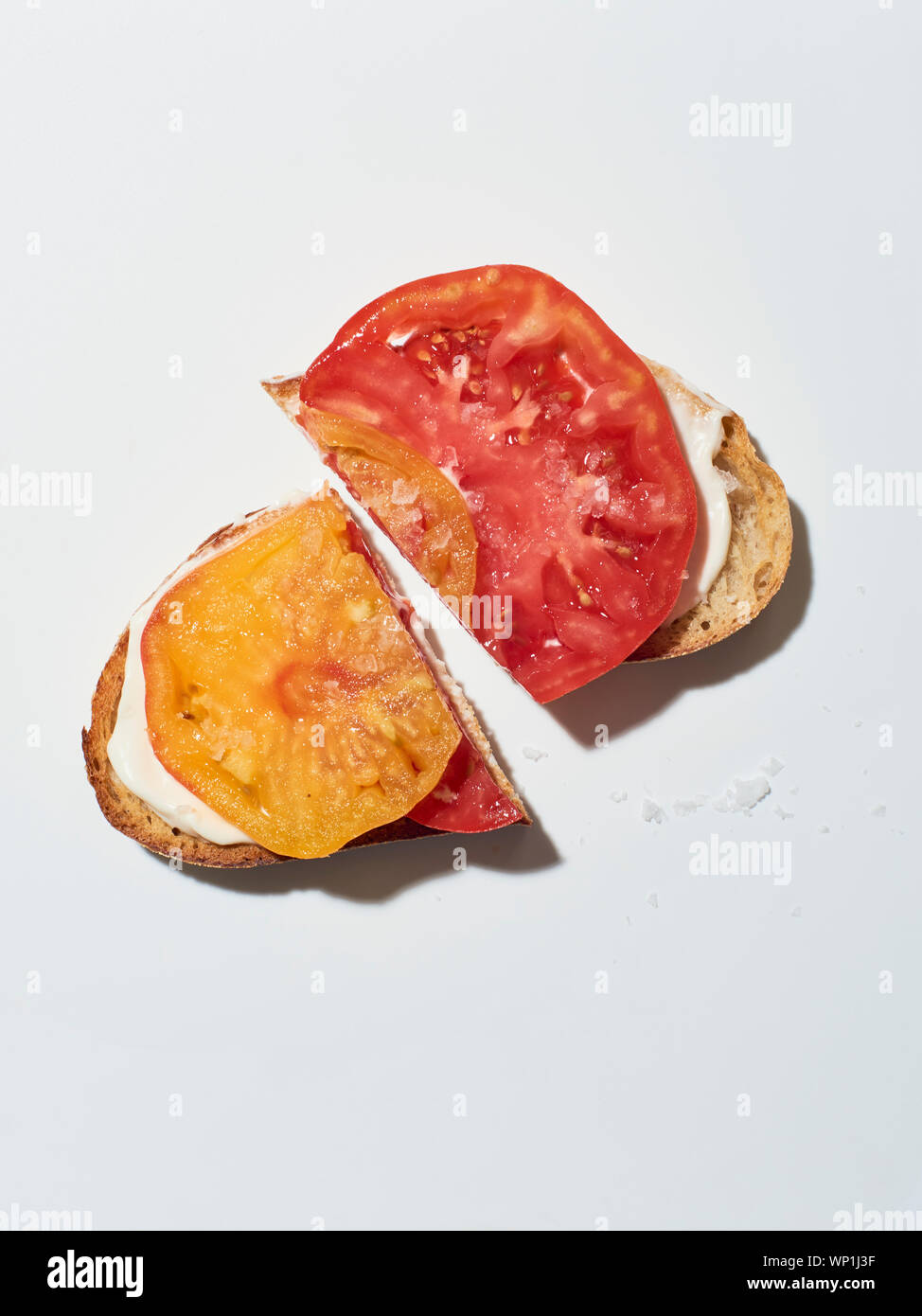 Tranches de tomate toast Banque D'Images