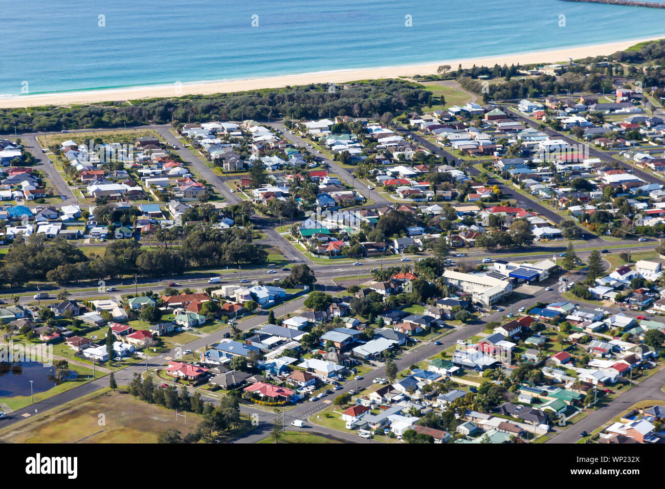 Vue aérienne de forgerons Beach un Mcquaries Lac de belles plages. Cette plage est situé juste au sud de Newcastle l'un des plus grands reg Banque D'Images