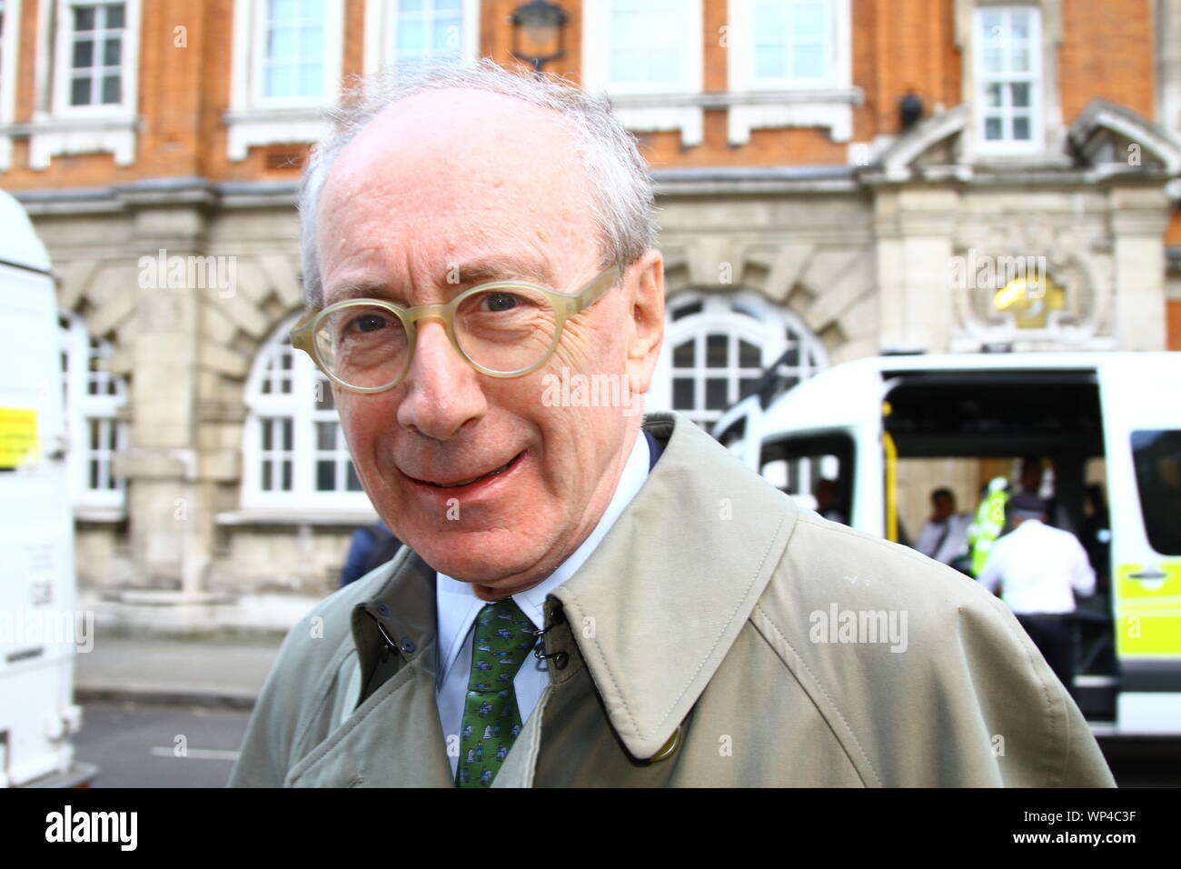 SIR MALCOLM RIFKIND PHOTOGRAPHIÉ DANS LITTLE COLLEGE STREET, WESTMINSTER, LE 3 SEPTEMBRE 2019. EN 2010, SIR MALCOLM A ÉTÉ NOMMÉ PRÉSIDENT DU COMITÉ DU RENSEIGNEMENT PAR LE PREMIER MINISTRE DAVID CAMERON. TORY MPS. POLITIQUE. LES POLITICIENS BRITANNIQUES. DÉPUTÉS. PROFESSEUR INVITÉ DE KINGS COLLEGE. DES POLITICIENS CÉLÈBRES. Banque D'Images