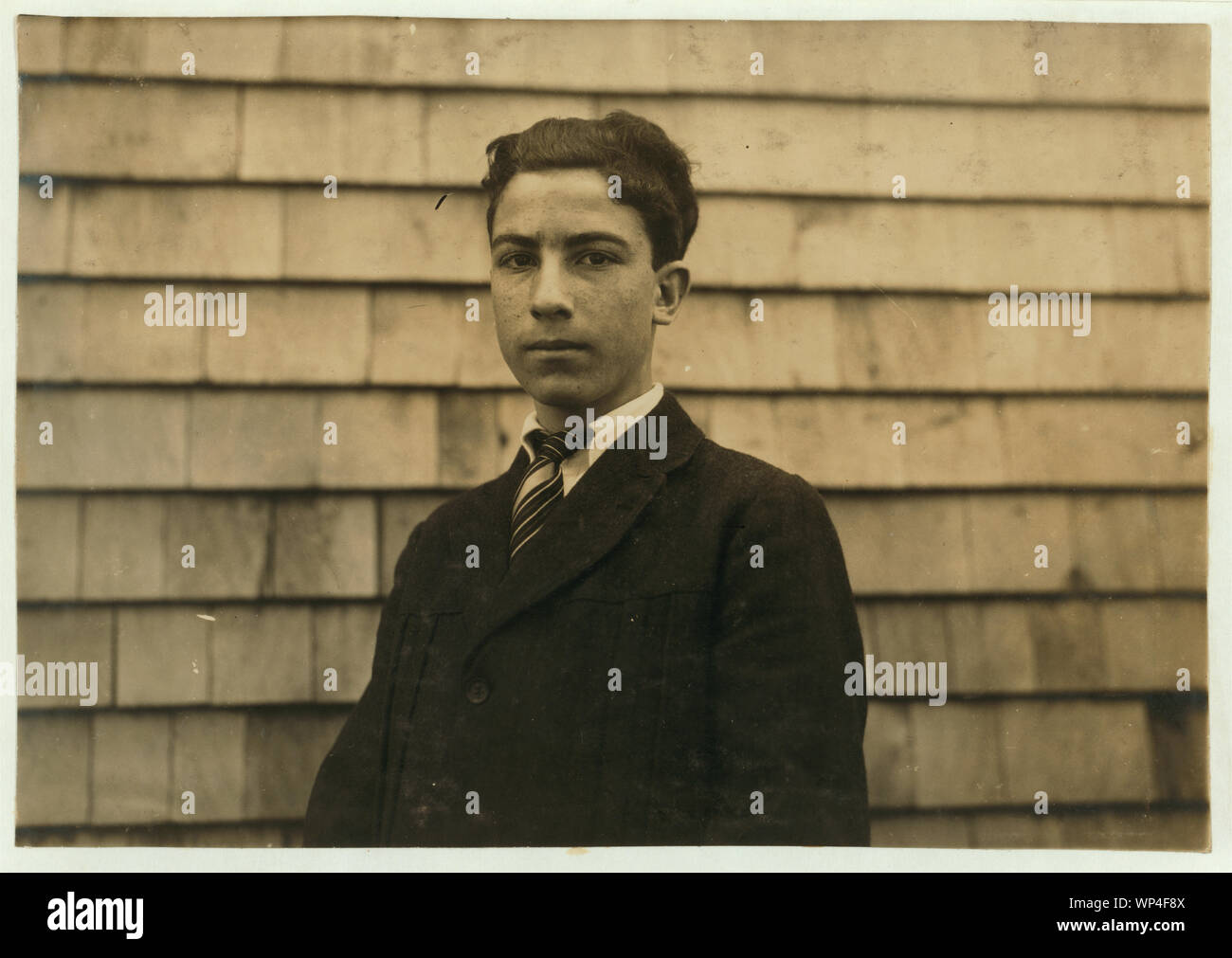 John Megna - Italien - 16 ans. 75 Mt. Espérons Ave. Iron Worker - balayeuse. La classe de sculpture au roi Philippe de règlement. Banque D'Images