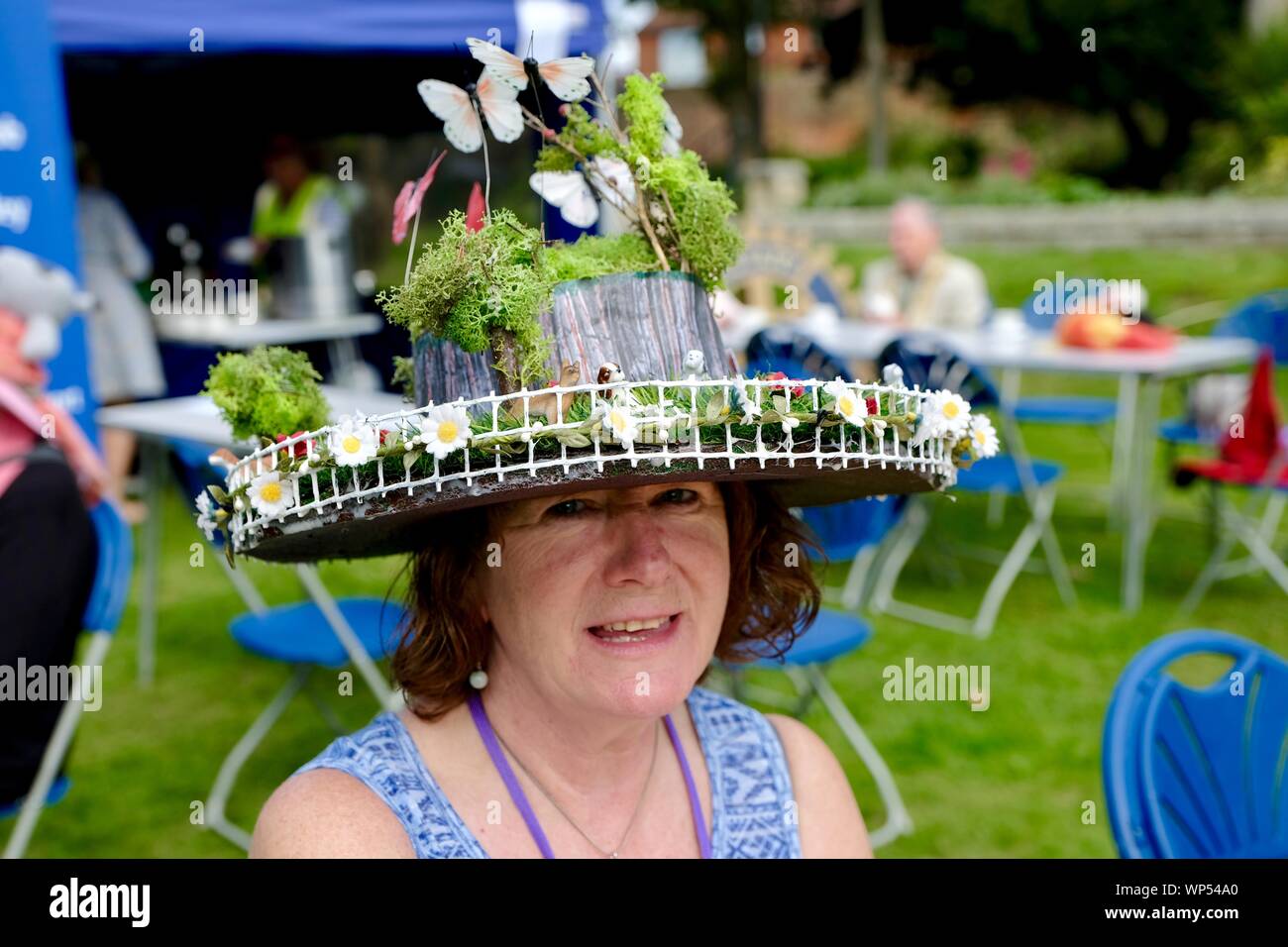 Bridport, Dorset, UK. 7 septembre 2019. Hat porteurs de tous les types de  recueillir et de la promenade de Bridport. Le Festival annuel de Bridport  Hat encourage les résidents et les visiteurs