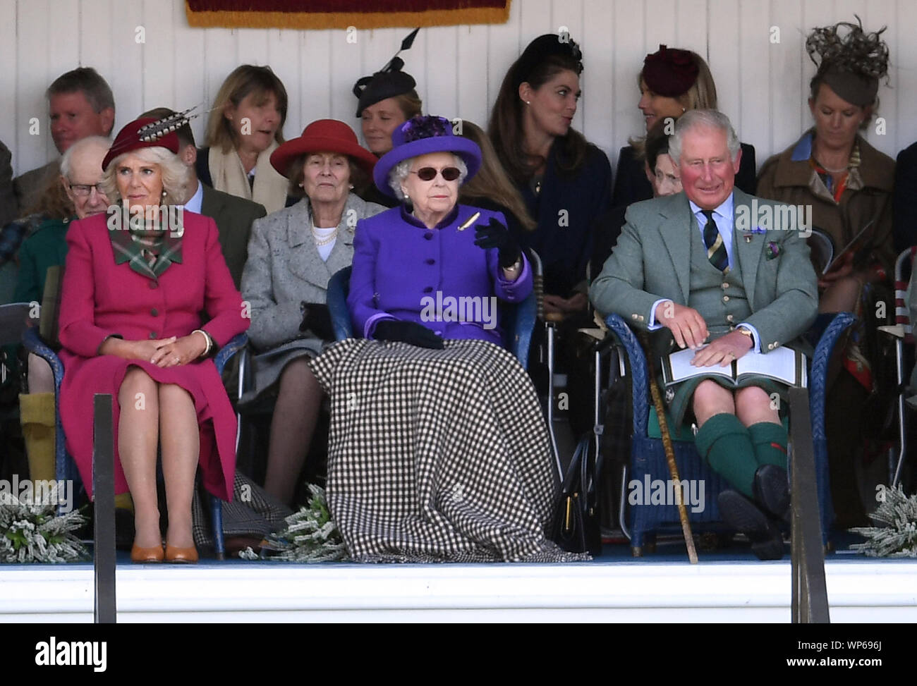 ©Image sous licence à i-Images Photo Agency. 07/09/2019. Braemar, Royaume-Uni. La reine assiste à la Braemar Gathering. Sa Majesté la Reine Elizabeth II accompagnée par le Prince Charles, prince de Galles, duchesse de Cornouailles, l'automne et Peter Philips assister à la collecte en 2019 Braemar Braemar, l'Écosse. Photo par Andrew Parsons Parsons / Media Banque D'Images