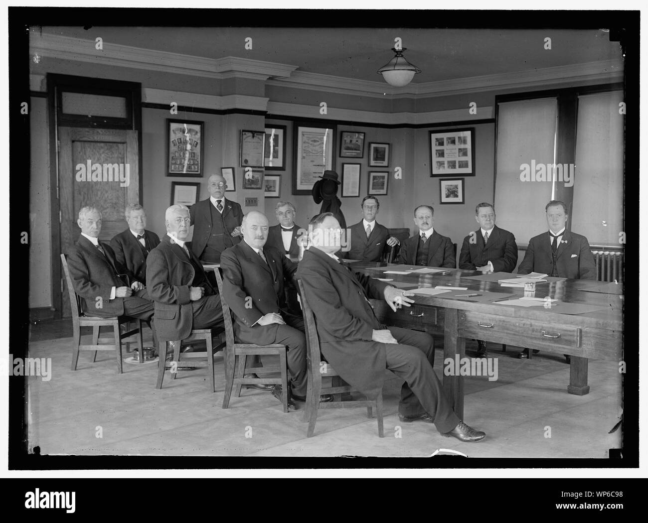 COMM DU TRAVAIL. Du Conseil de l'NAT. DEF. Chefs : JAMES O'CONNELL, W.B. WILSON ; LEO K. FRANKEL, Gompers, président ; LEWIS B. SCHRAM, FRANK MORRISON, S.E. WILLIS ; EDWARD EVERETT MACY ; E. PARKER NEVIN ; ELISÉE LEE ; JAMES LORD Banque D'Images
