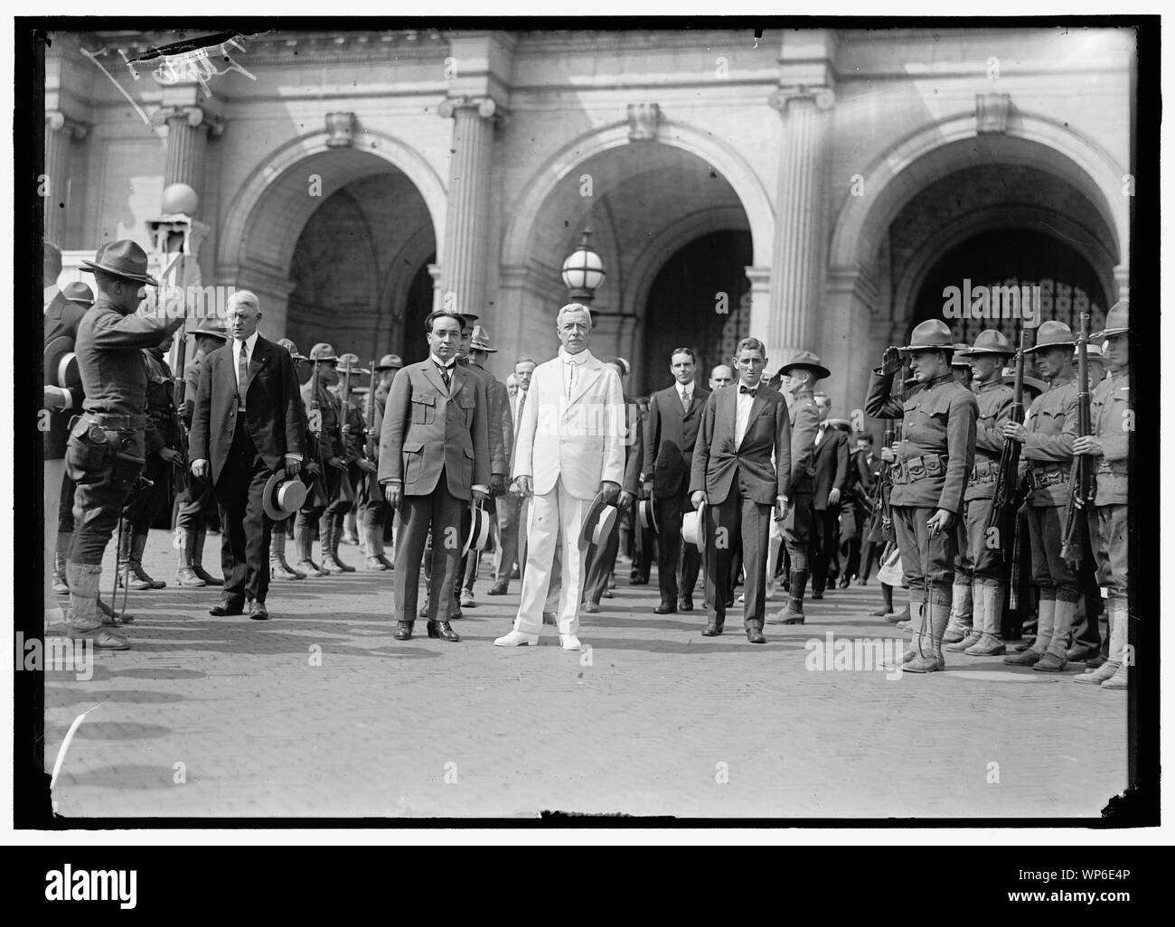 LANSING, ROBERT. Secrétaire d'État, 1915-1920. DR DE VŒUX. BRUM, MINISTRE DE L'URUGUAY Banque D'Images