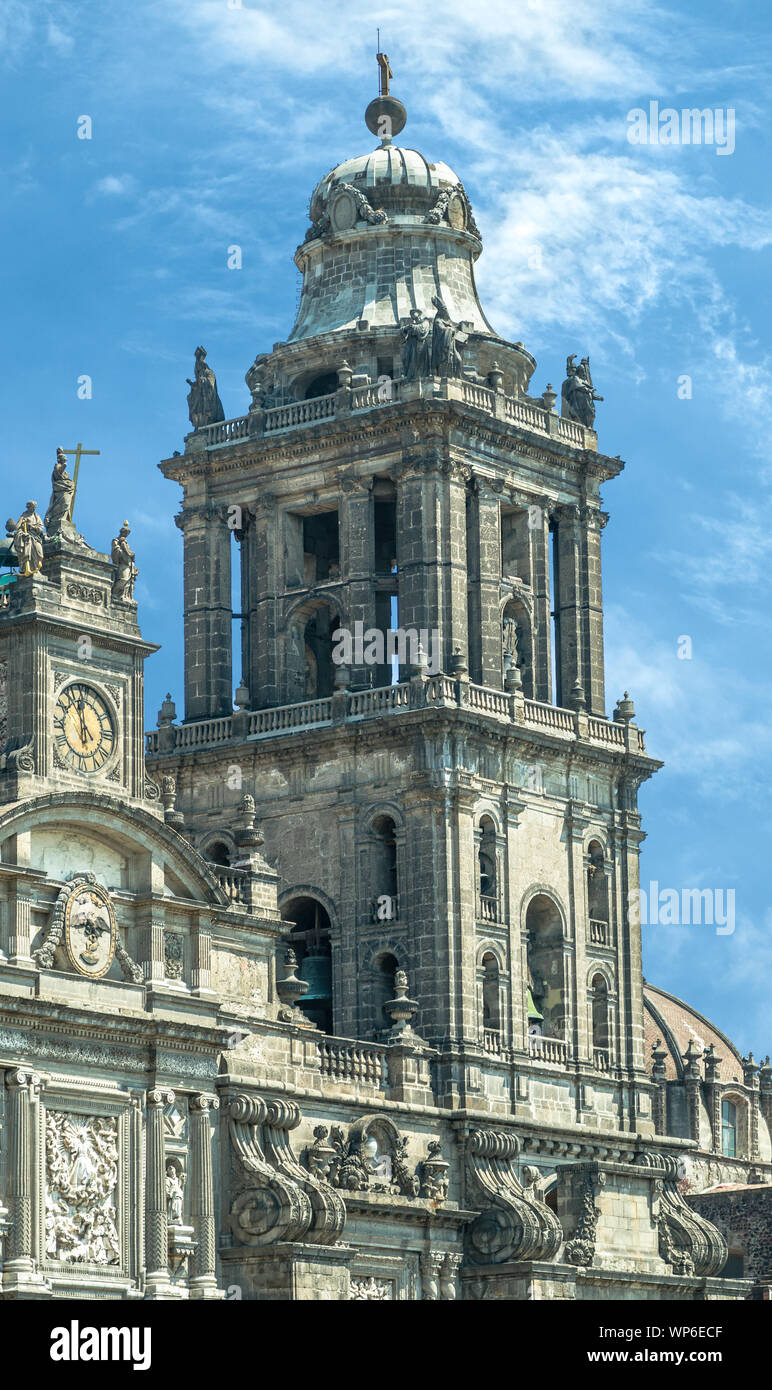 La Catedral Bell Tower, Cathédrale Métropolitaine de l'assomption de Marie de la ville de Mexico. Banque D'Images