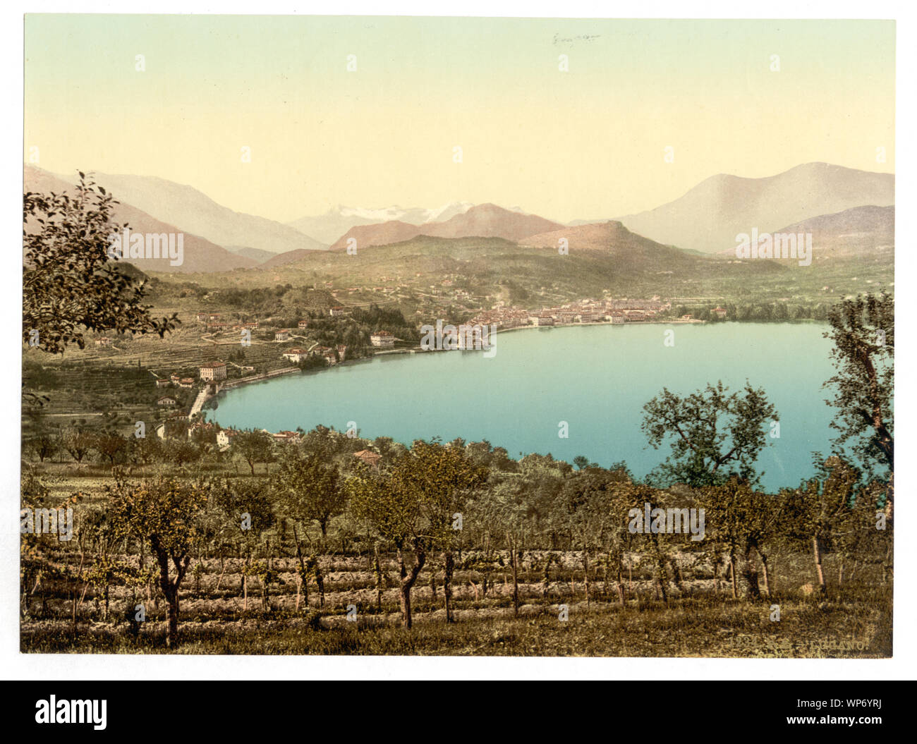 Lac de Lugano, vue sur le lac, la ville et les Alpes, extraite du Paradiso, Tessin, Suisse ; fait partie de : Vues de la Suisse à l'Photochrom. print collection n° d'impression ; 1234. ; titre de la Detroit Publishing Co., catalogue J-section étrangère, Detroit, Michigan : Detroit Publishing Company, 1905. ; Banque D'Images