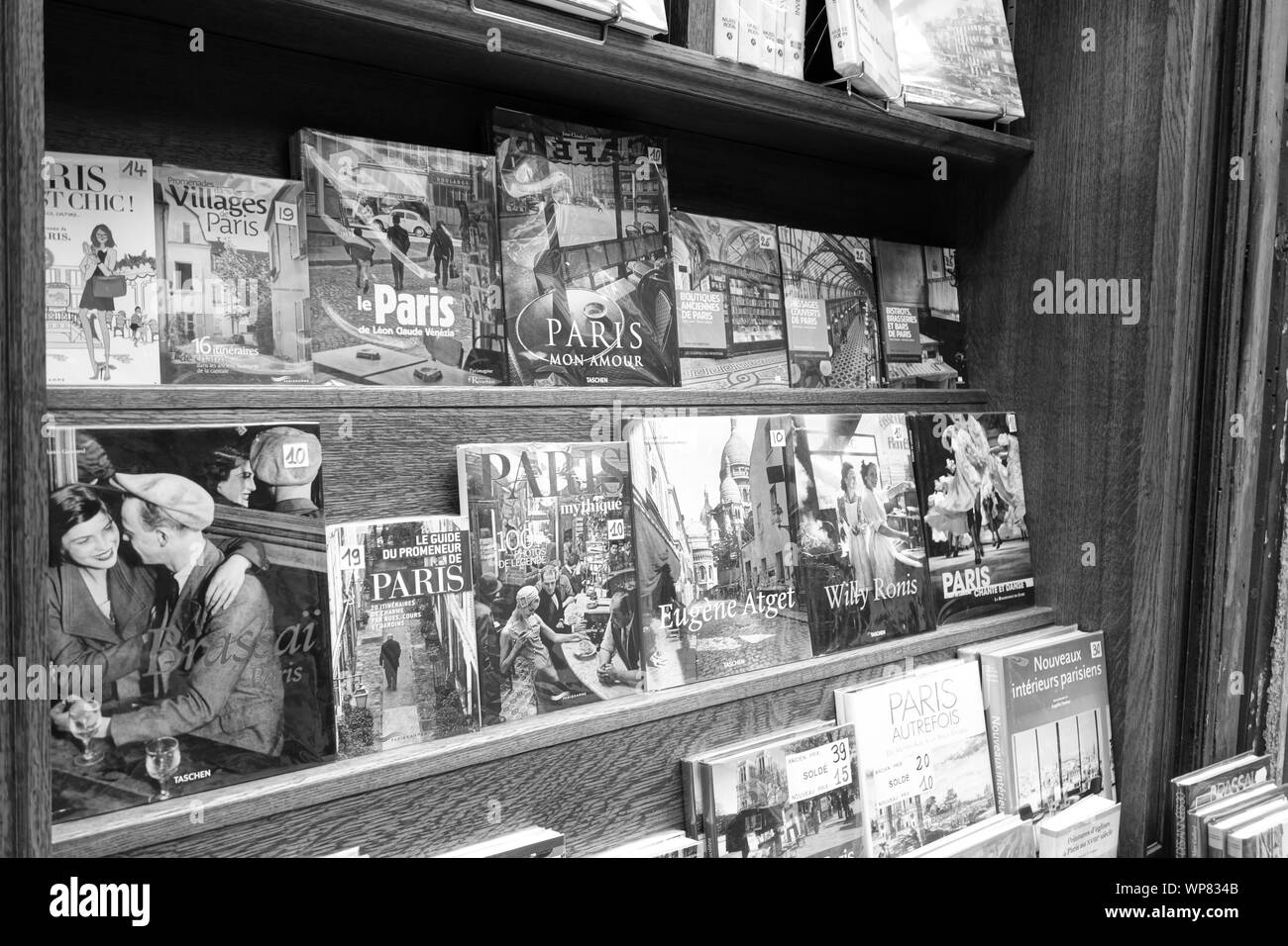 Die Passage Jouffroy ist eine überdachte Ladenpassage mit Glasdach aus der Mitte des 19. Jahrhunderts im 9. Arrondissement à Paris. 10-12 Rue M Banque D'Images