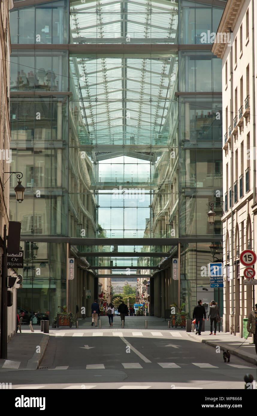 Paris, passage des Jacobins, Architekt Ricardo Bofill, Place du Marché-Saint-Honoré Banque D'Images