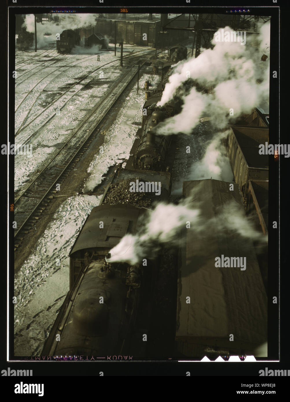 Locomotives aligné pour le charbon, du sable et de l'eau sur le dépôt de charbon dans la cour de la 40ème rue C & NO RR [c.-à-d. Chicago and North Western Railroad], Chicago, Ill. Banque D'Images