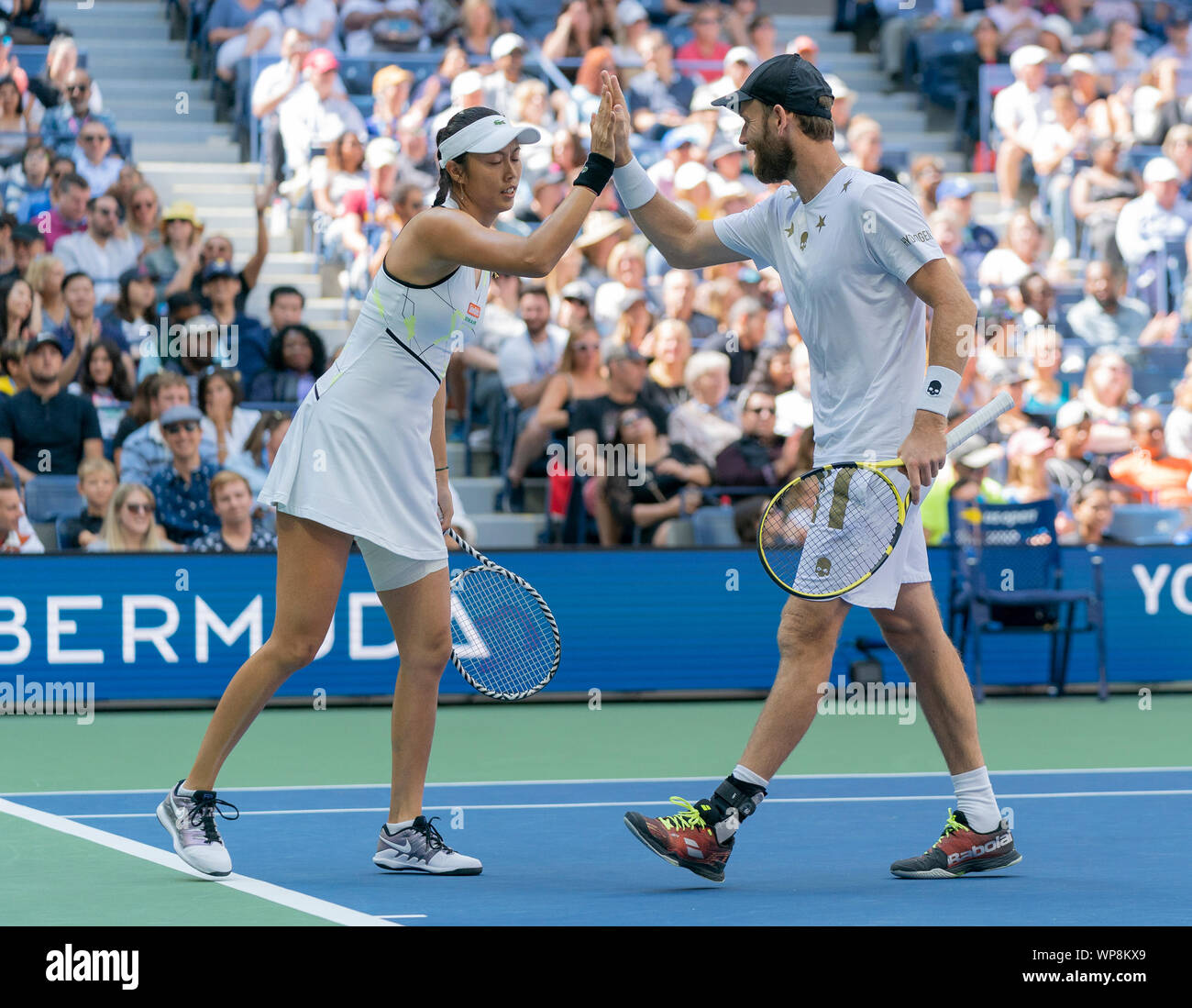 New York, États-Unis. 07Th Nov, 2019. Hao-Ching Chan (Taipei), Michael Vénus (New Zeland) en action lors de la finale en double mixte à l'US Open Championships à Billie Jean King National Tennis Center (photo de Lev Radin/Pacific Press) Credit : Pacific Press Agency/Alamy Live News Banque D'Images