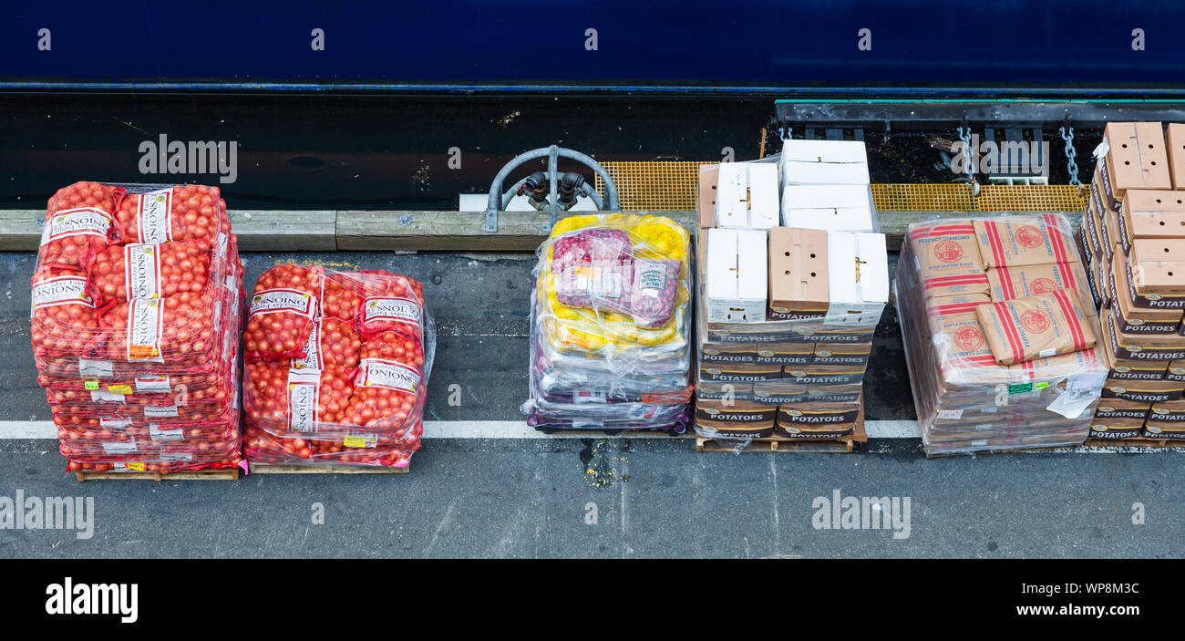 Légumes prêt pour chargement sur l'croisière Celebrity Millennium shipo à Vancouver pour son voyage à Yokohama au Japon Banque D'Images