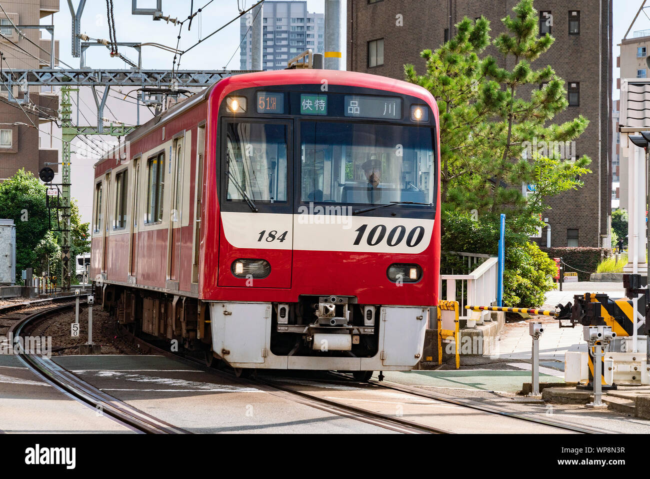 La ligne Keikyu Shinagawa, au premier passage, Shinagawa-Ku, Tokyo, Japon Banque D'Images