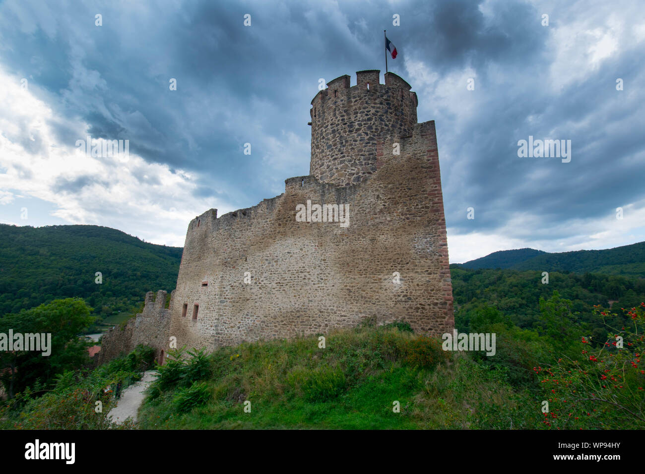 Ruines du château de Kaysersberg en Alsace en France Banque D'Images