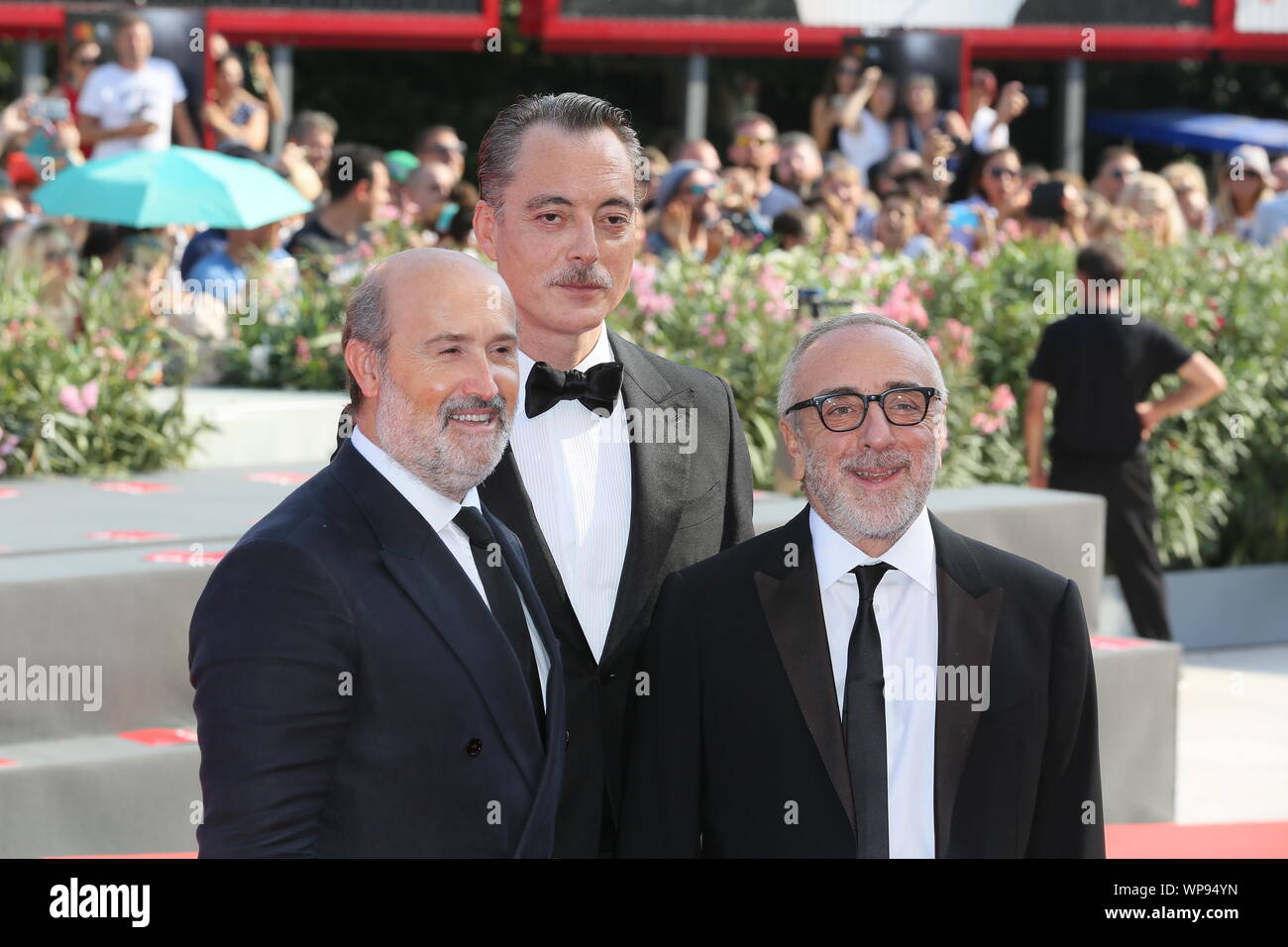 Venise, Italie - 01 septembre : Javier Camara, Maurizio Lombardi et Silvio Orlando à pied le tapis rouge de "le nouveau Pape' le dépistage au cours de la 76e ven Banque D'Images Venise, Italie - 01 septembre : Javier Camara, Maurizio Lombardi et Silvio Orlando à pied le tapis rouge de "le nouveau Pape' le dépistage au cours de la 76e ven Banque D'Images