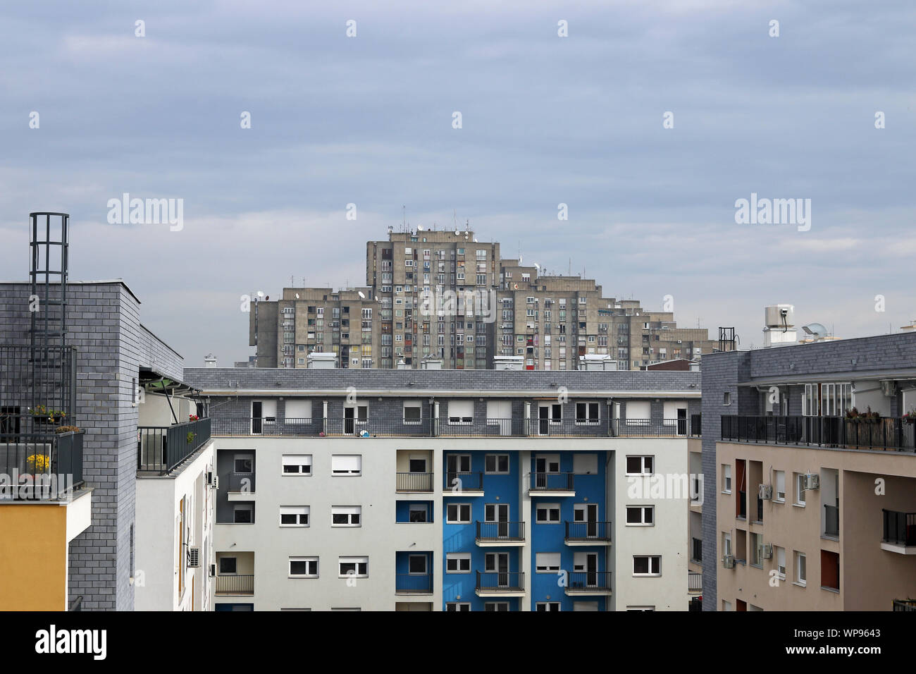 Nouveaux et anciens bâtiments cityscape Belgrade Serbie Banque D'Images