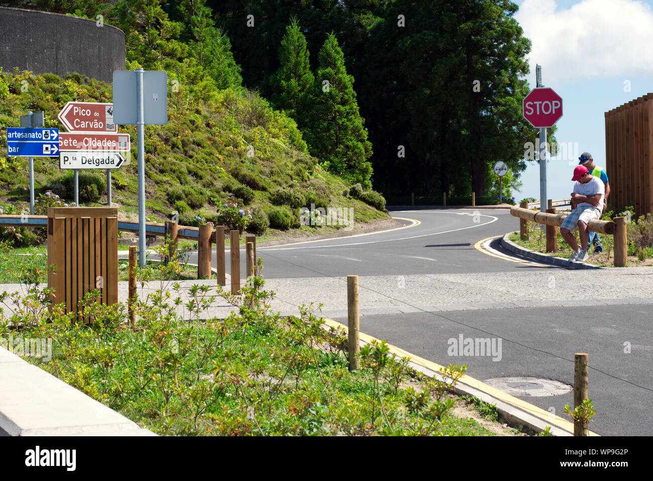 Route près de l'angle 'Vista do Rei' - Sete Cidades, Açores Banque D'Images