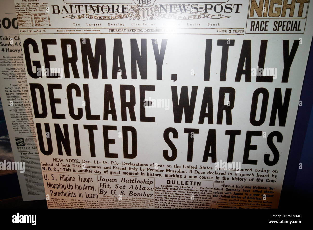 L'affichage de la ville historique de Baltimore Museum News post-gros titre de journal au déclenchement de la seconde guerre mondiale, Chicago Illinois USA Banque D'Images