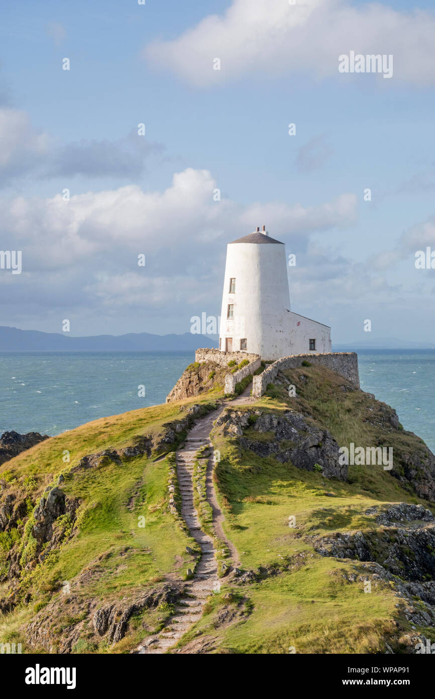 Tŵr Mawr phare sur l'île Llanddwyn, 'Welsh;Ynys Llanddwyn', partie de Newborough Warren National Nature Reserve, Anglesey, au nord du Pays de Galles, Royaume-Uni Banque D'Images