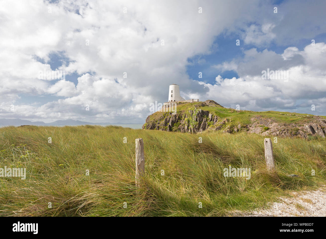 Tŵr Mawr phare sur l'île Llanddwyn, 'Welsh;Ynys Llanddwyn', partie de Newborough Warren National Nature Reserve , Anglesey, au nord du Pays de Galles, Royaume-Uni Banque D'Images