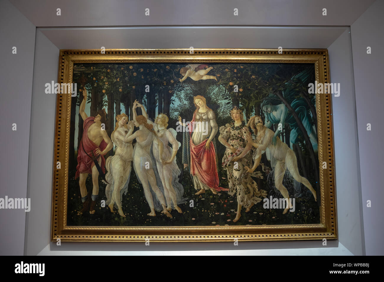 Florence, Italie - 26 juin 2018 : Photo de Primavera (printemps) est la peinture à la détrempe peinture par le peintre italien Sandro Botticelli dans hall o Banque D'Images