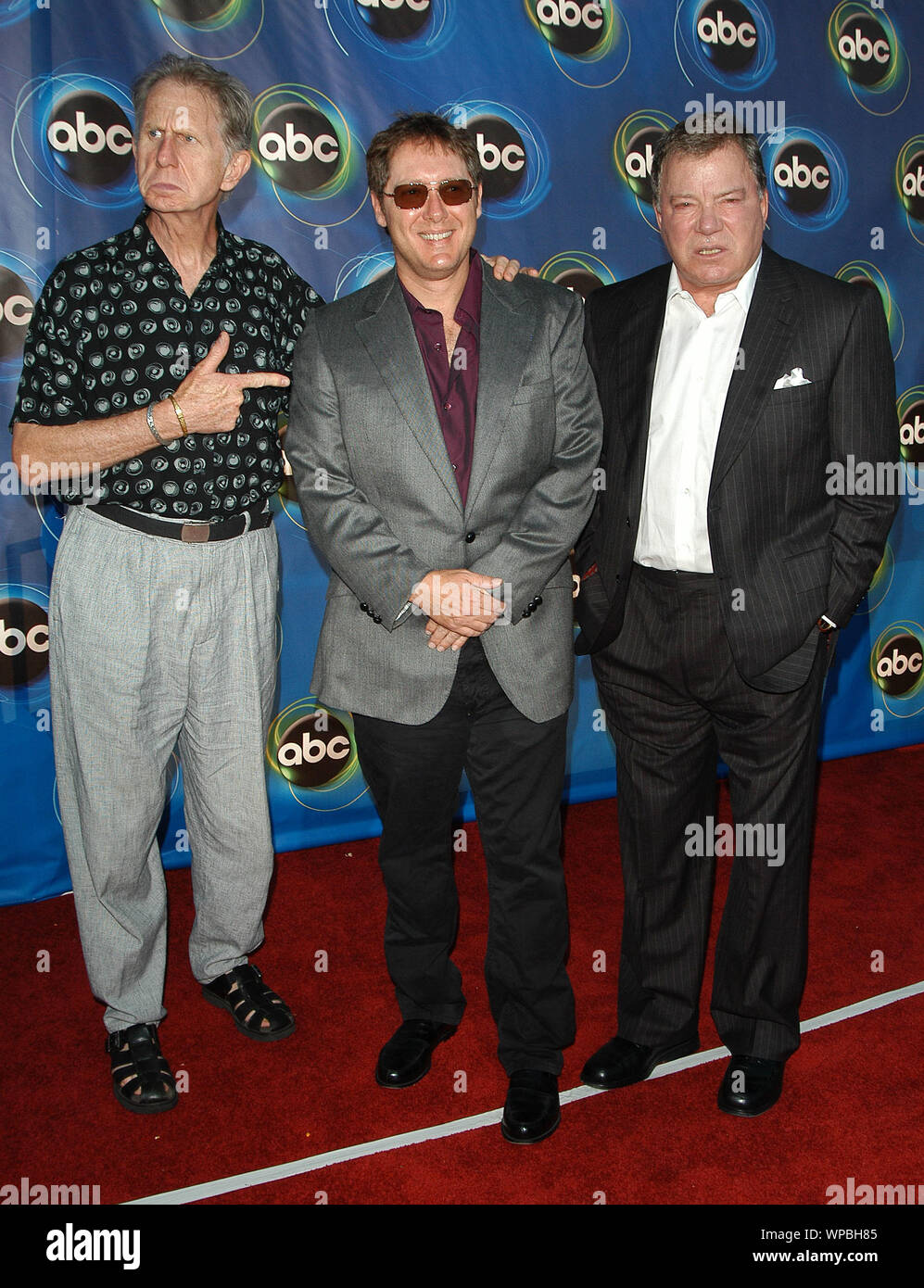 Boston 'légal' Cast - Rene Auberjonois, James Spade et William Shatner à l'ABC de l'été 2005 All Star Party organisée à l'abbaye de West Hollywood, CA. L'événement a eu lieu le mercredi 27 juillet, 2005. Photo par : SBM / PictureLux - Tous droits réservés Référence de dossier 33864-277SBMPLX Banque D'Images