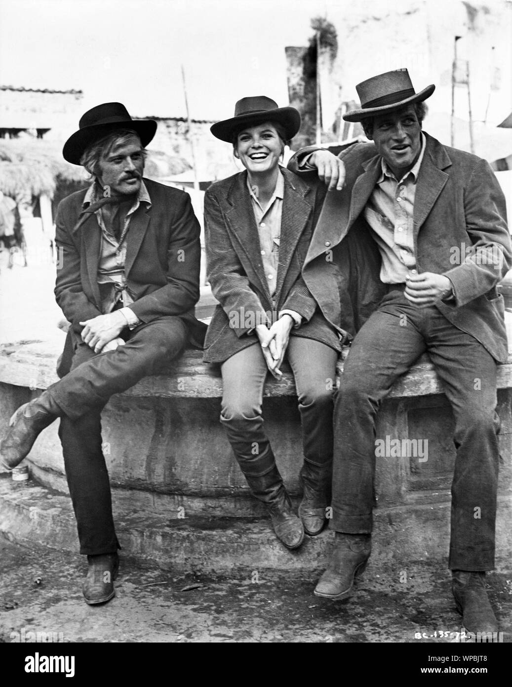 ROBERT REDFORD KATHARINE ROSS et Paul Newman sur set location tournage candide Butch Cassidy ET LE KID 1969 réalisateur George Roy Hill Scénario William Goldman 20th Century Fox Banque D'Images