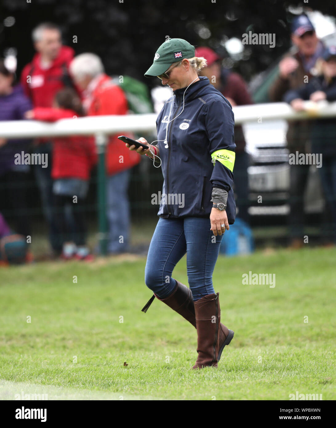 Zara Tindall, qui est en concurrence sur la classe affaire, sur cross country Day (jour 3) à la Land Rover Burghley Horse Trials, Stamford, Lincolnshire, le 7 septembre 2019. Banque D'Images