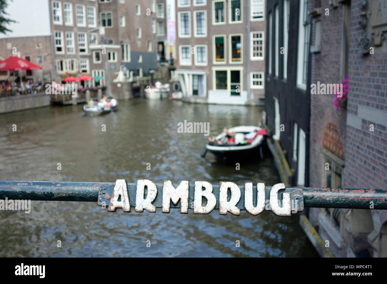 Armbrug à Oudezijds Wal Voorburg, Amsterdam, Pays-Bas Photo Stock - Alamy
