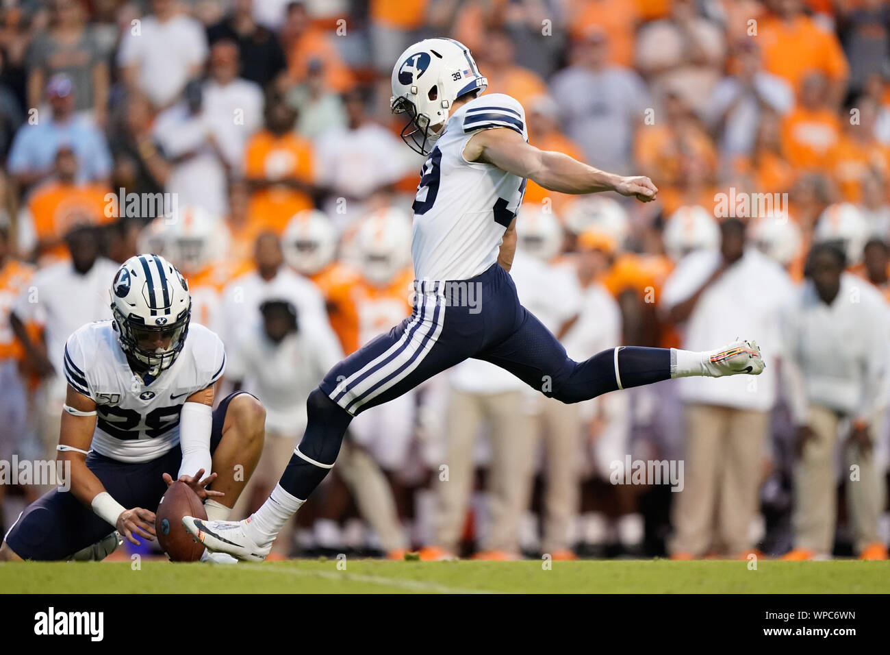 7 septembre 2019 : au cours de la NCAA football match entre les bénévoles de l'Université du Tennessee et de l'Université Brigham Young les couguars de Knoxville, TN/CSM Gangloff Tim Banque D'Images