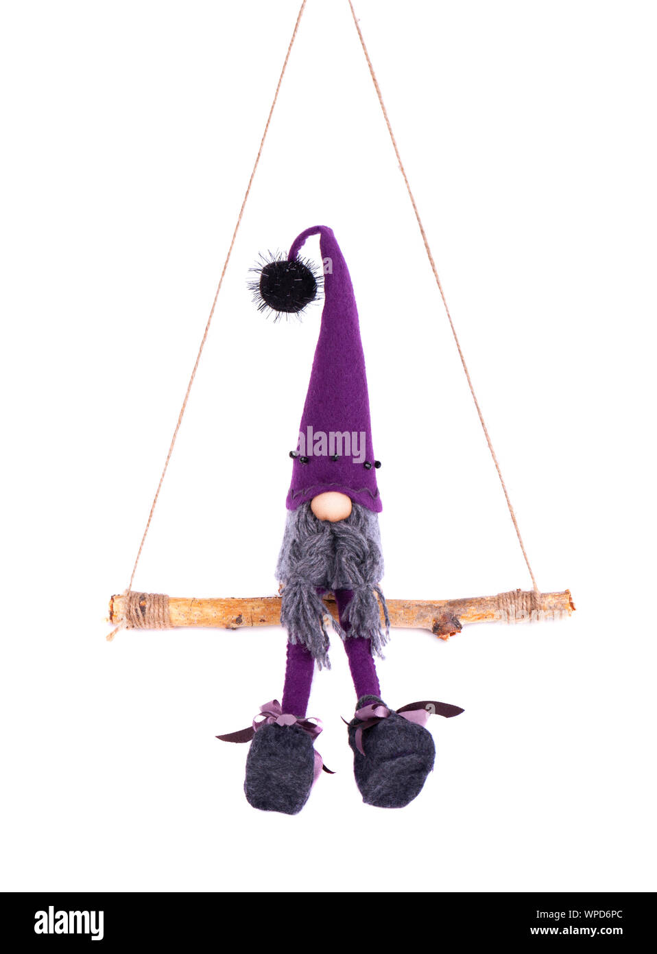 Chapeau de sorcière avec chapeau pointu. Gnome scandinave, troll, jouets de Noël décorative, isolé sur fond blanc. Banque D'Images