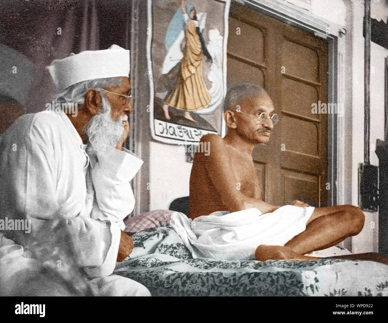 Mahatma Gandhi avec Abbas Tyabji durant son tour, Kathiawad Harijan, Inde, Asie, 1 juillet 1934 Banque D'Images