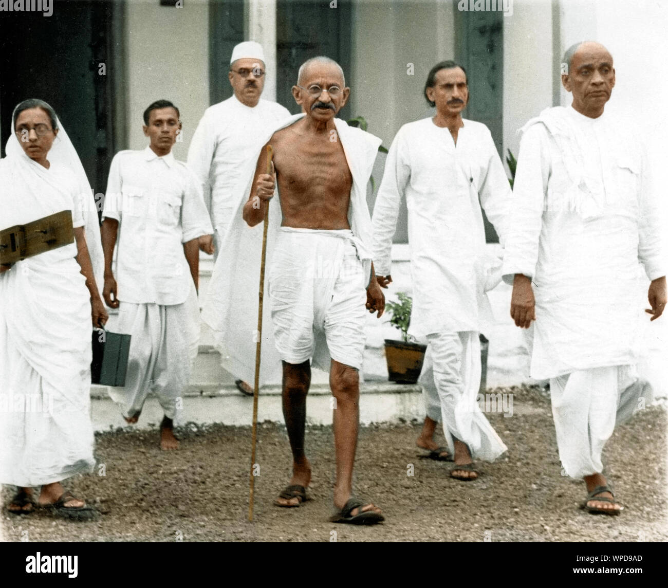 Mahatma Gandhi arrivant Sevagram à assister à la réunion du Comité de travail, Wardha, Inde, Asie, Juin 1936 Banque D'Images