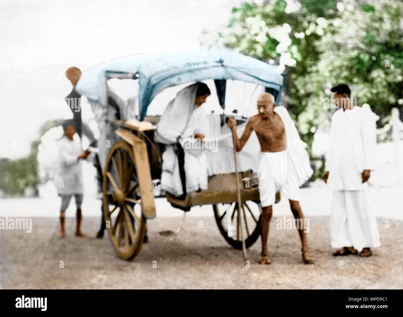 Mahatma Gandhi arrivant à Wardha Sevagram de par les Tonga, Maharashtra, Inde, Asie, 1936 Banque D'Images