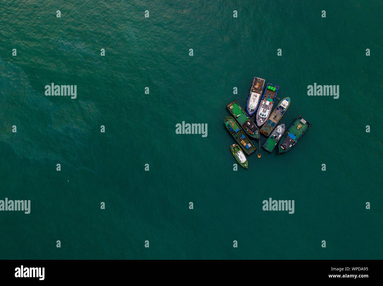 Vue aérienne de bateaux amarrés dans la mer, Singapour Banque D'Images