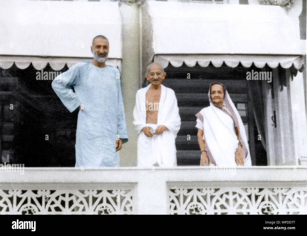 Abdul Ghaffar Khan, le Mahatma Gandhi et Kasturba comité permanent balcon, Mumbai, Inde, Asie, 1940 Banque D'Images
