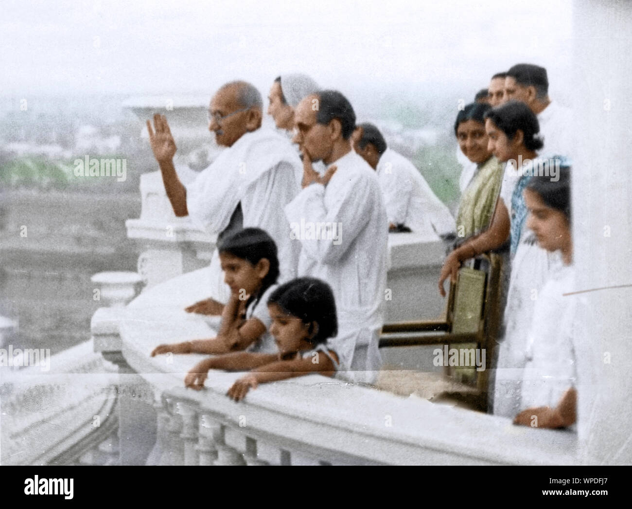 Mahatma Gandhi au toit de la réunion de prière d'Parnakuti, Pune, Maharashtra, Inde, Asie, le 7 mai 1944 Banque D'Images