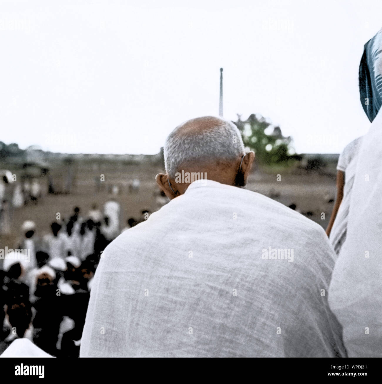 Mahatma Gandhi après la réunion de prière, Sevagram, Wardha, Nagpur, Maharashtra, Inde, Asie, 2 octobre 1944 Banque D'Images