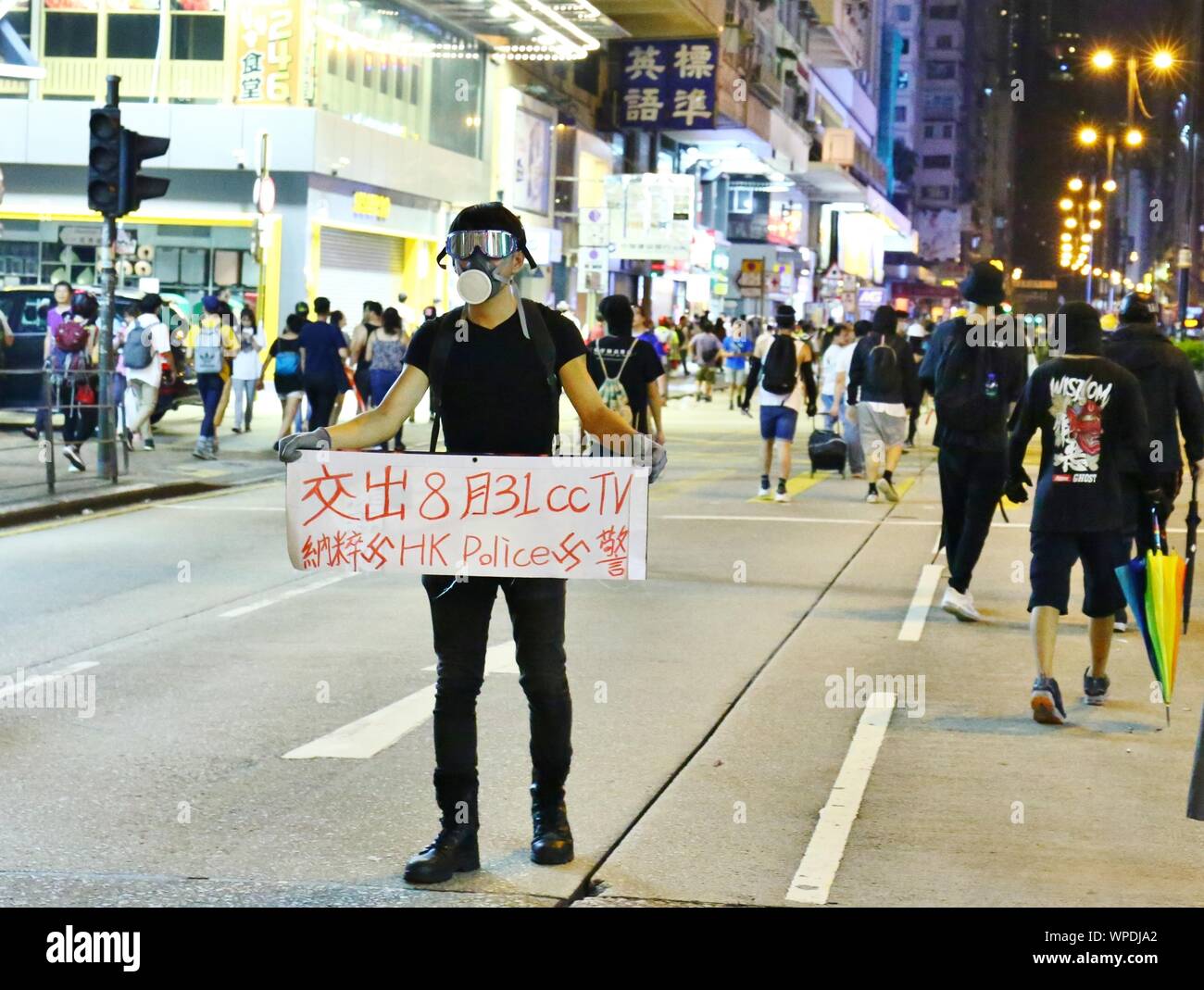 Hong Kong, Chine. 06th, 2019 septembre. Les manifestants vandalisent les stations MTR au Prince Edward, Mong Kok, et Yau Ma Tei. Les manifestants exigent la libération de MTR Corporation clip de CCTV 31 août où les gaz lacrymogènes à l'intérieur de la station de métro. Banque D'Images