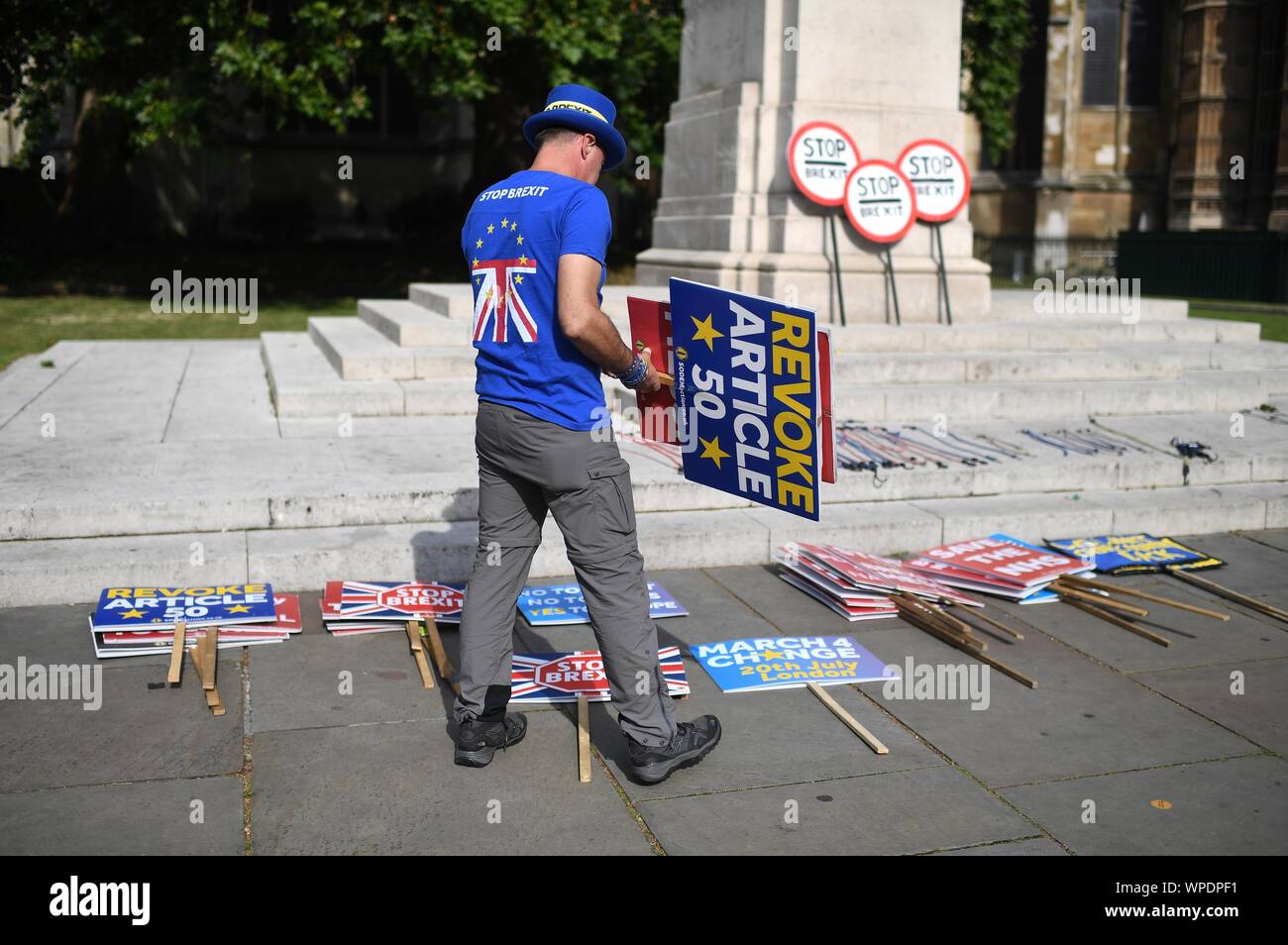 ©Image sous licence à i-Images Photo Agency. 08/07/2019. Londres, Royaume-Uni. Steve Bray Campagne de l'UE. Steve Bray mise en place sa protestation contre Brexit à Westminster. Steve Bray est un activiste de Port Talbot au Pays de Galles du sud, qui fait des manifestations quotidiennes contre Brexit en College Green, Westminster. Photo par Andrew Parsons Parsons / Media Banque D'Images