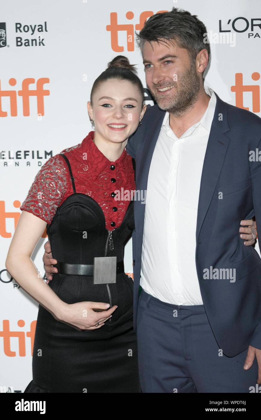 Thomasin McKenzie et le producteur Neal Carthew assister à la première de "Jojo Lapin' pendant le 44e Festival International du Film de Toronto, tiff, à Princess of Wales Theatre à Toronto, Canada, le 08 septembre 2019. Dans le monde d'utilisation | Banque D'Images