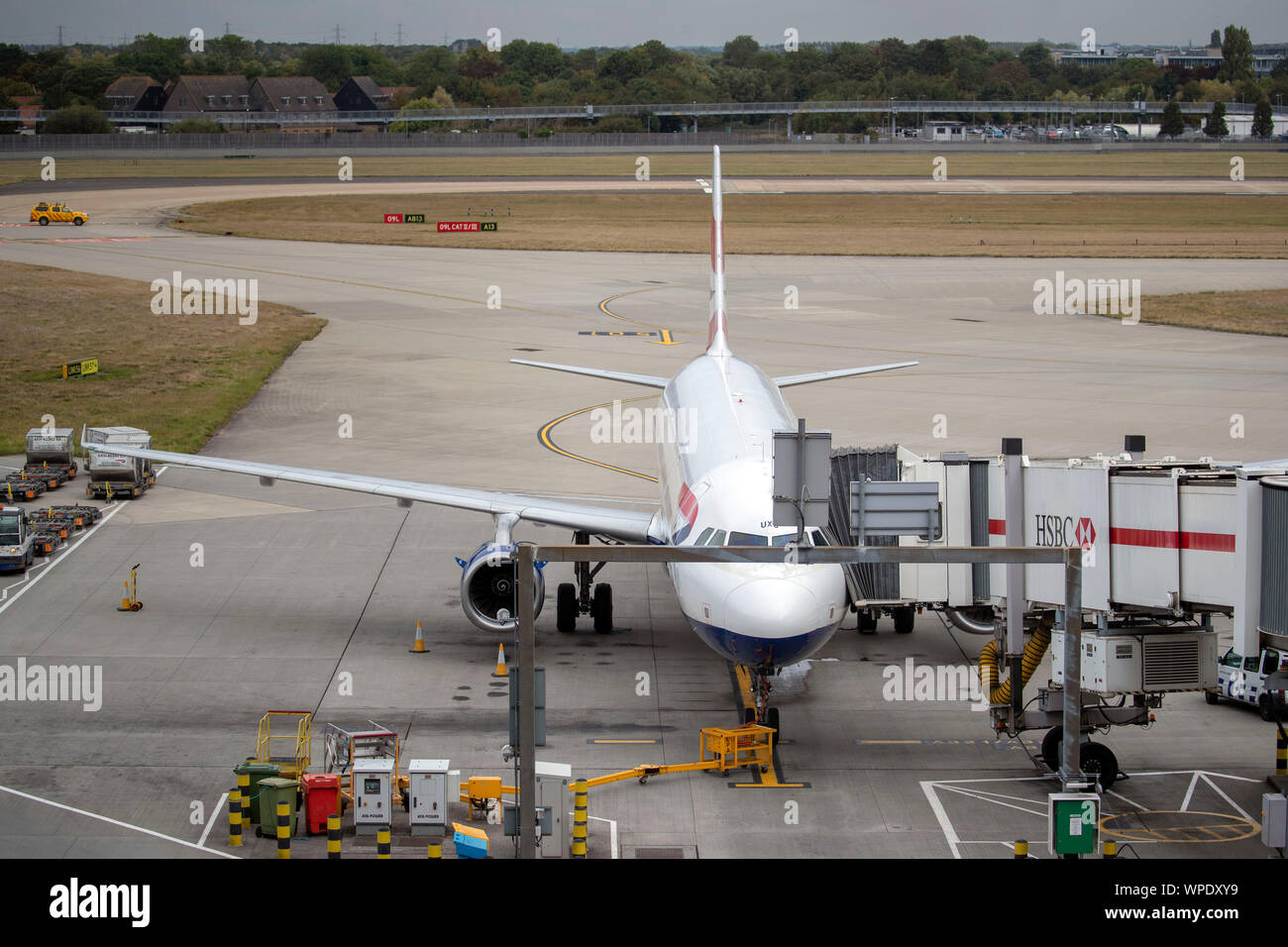 Les avions de British Airways au Terminal 5 de l'aéroport de Heathrow, Londres, lors de la première journée de la toute première grève des pilotes de British Airways. Les 48 heures de marche, dans un différend de longue date concernant la paie, va paralyser les vols de lundi, causant une interruption de voyage pour des dizaines de milliers de passagers. Banque D'Images