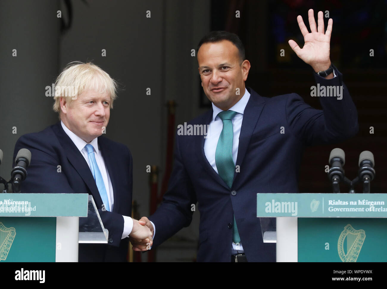 Dublin, Irlande. Sep 9, 2019. Boris Johnson à Dublin pour Brexit parle. L À R. Taoiseach et leader du Fine Gael Leo Varadkar, serre la main du Premier ministre britannique Boris Johnson à des édifices gouvernementaux à Dublin. Ils sont tous les deux à parler de l'Irlande du Nord et le problème de frontière Bexit crise. Photo : Leah Farrell/RollingNews RollingNews.ie : Crédit.ie/Alamy Live News Banque D'Images