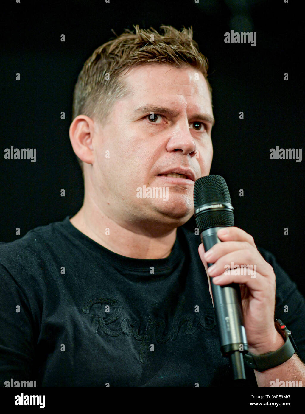 Hambourg, Allemagne. 09Th Sep 2019. Raphael Brinkert, fondateur de l'agence de marketing sportif, BrinkertMetzelder parle lors de la conférence de presse d'Alliance # Undivisible. Entre autres choses, l'alliance a exprimé son point de vue sur les élections dans le Land de Saxe et de Brandebourg ainsi que les prochaines élections de l'état de Thuringe. Axel Heimken Crédit :/dpa/Alamy Live News Banque D'Images