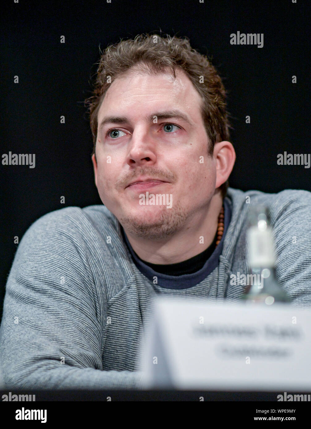 Hambourg, Allemagne. 09Th Sep 2019. Jannes Vahl, annonceur, suit la conférence de presse de Alliance # Undivisible. Entre autres choses, l'alliance a exprimé son point de vue sur les élections dans le Land de Saxe et de Brandebourg ainsi que les prochaines élections de l'état de Thuringe. Axel Heimken Crédit :/dpa/Alamy Live News Banque D'Images